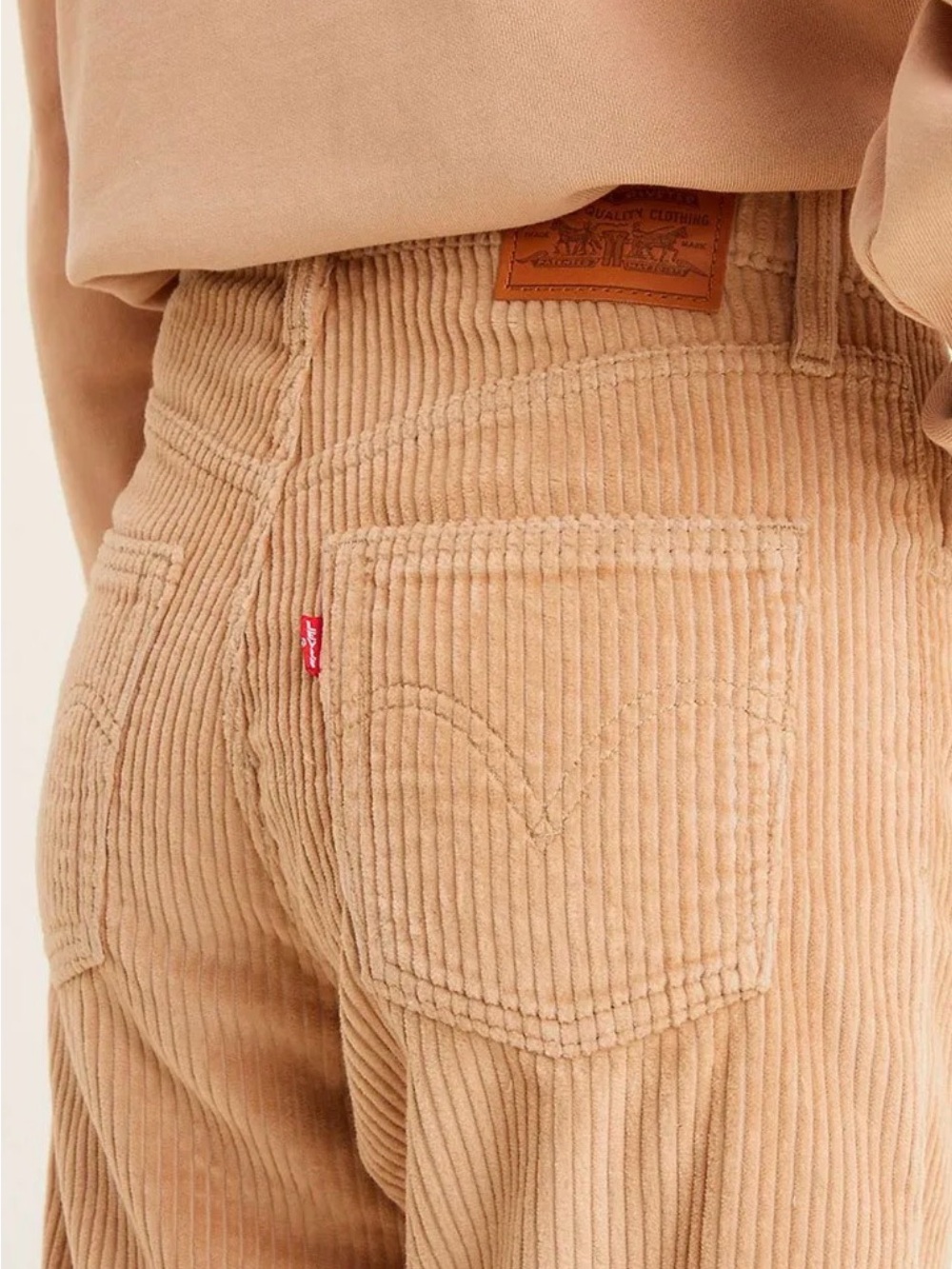Levi’s Corduroy Ribcage Straight leg Ankle Pants beige